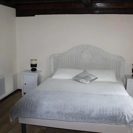 Semesterbostad Les Bambous, Grande Maison 10 Pers, Piscine, Tennis Guerquesalles
