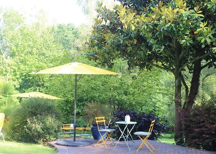 Les Bambous, Avec Piscine, Tennis Et Privatif * Guerquesalles