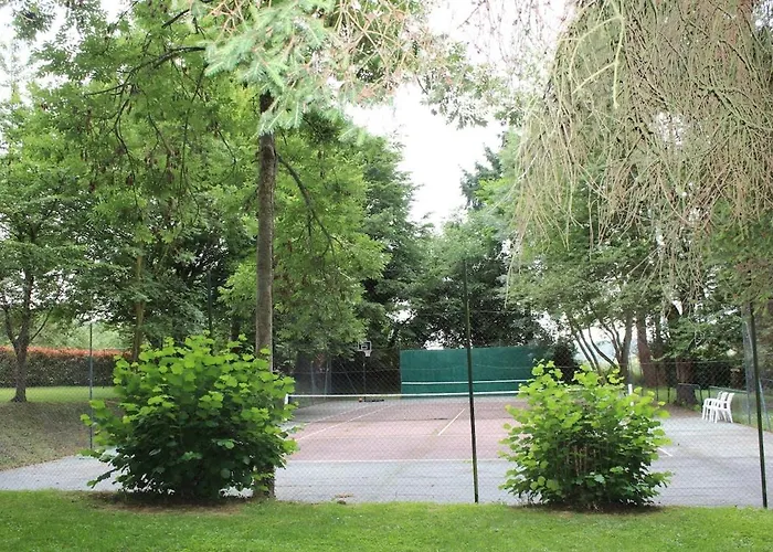 Les Bambous, Avec Piscine, Tennis Et Privatif Guerquesalles