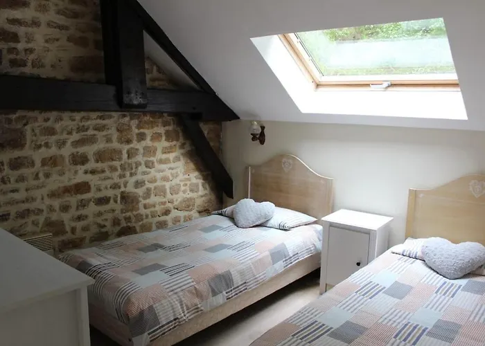 Les Bambous, Avec Piscine, Tennis Et Privatif Guerquesalles