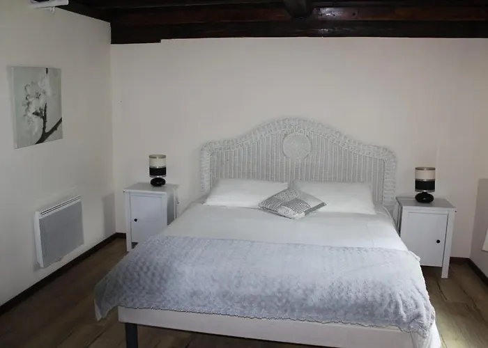 Сasa de vacaciones Les Bambous, Avec Piscine, Tennis Et Privatif Guerquesalles